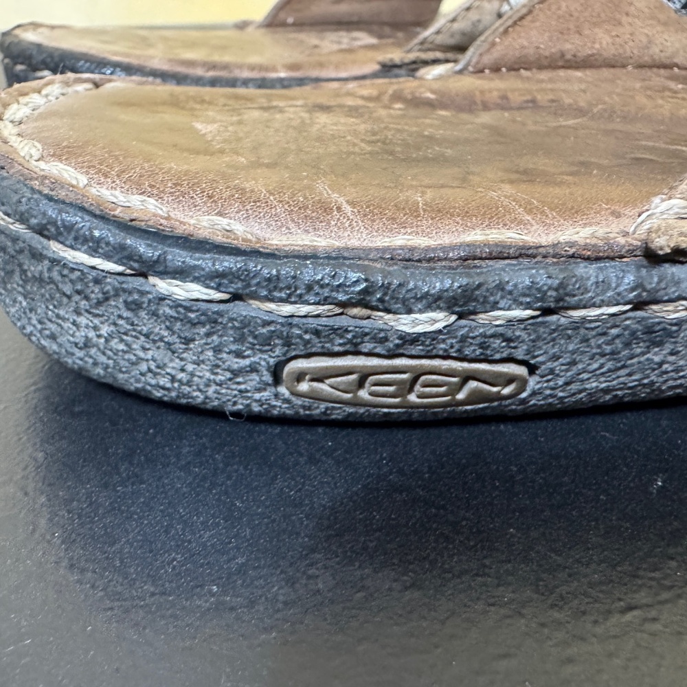 Keen Thong Sandals Womens Size 9.5 Beige Leather Beach Vacation Summer - Picture 4 of 9